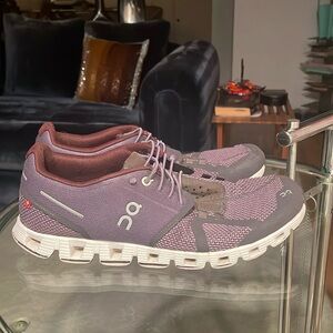 On Running Cloud 5  Pebble/Raisin Running Shoes